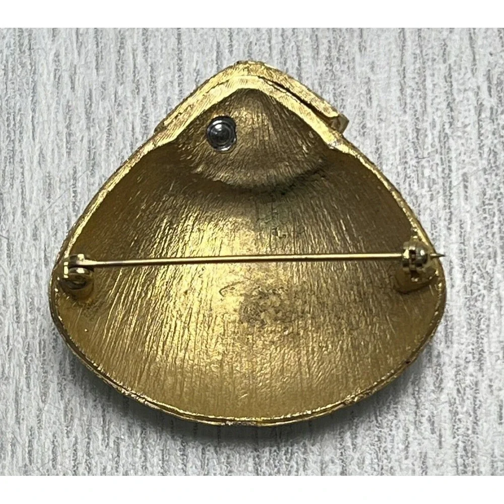 The Unbranded Brand brooch good